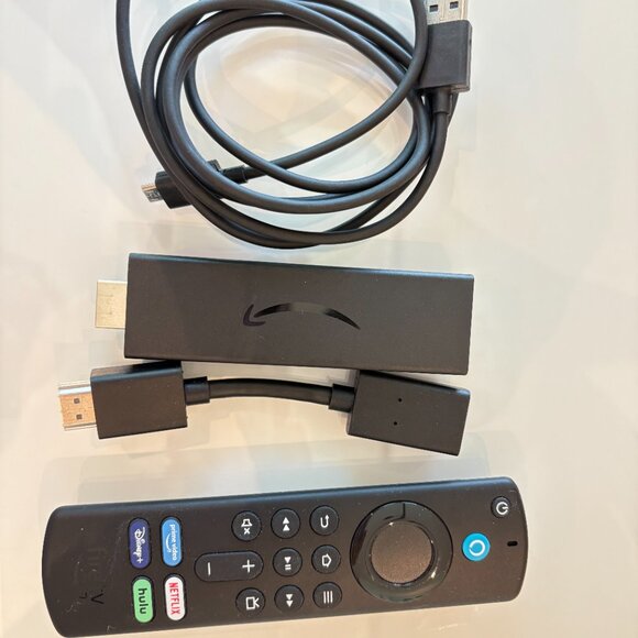 🔥 Fire TV Stick 4K (1st Gen) | Alexa Voice Remote | Stream in Ultra HD! 🔥 - Picture 6 of 6